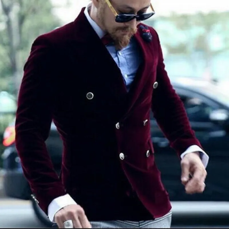 Бордовый бархатный блейзер, Приталенный Двубортный смокинг, Костюм жениха для мужчин, модное мужское пальто для выпускного вечера 2023 года