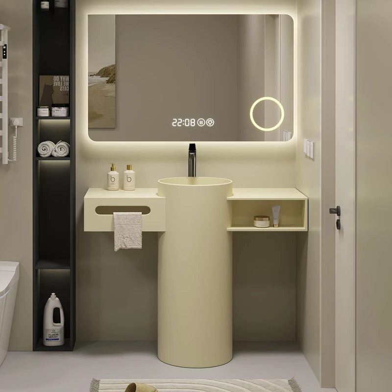 Туалет в кремовом стиле, круглый умывальник из искусственного камня Corian, встроенная раковина от пола до потолка