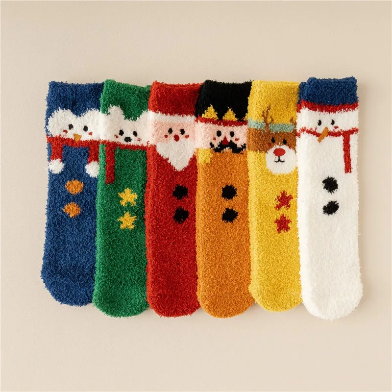 Рождественские носки из кораллового бархата без волосков, зимние рождественские бархатные домашние носки средней длины с перекрестной каймой для женщин